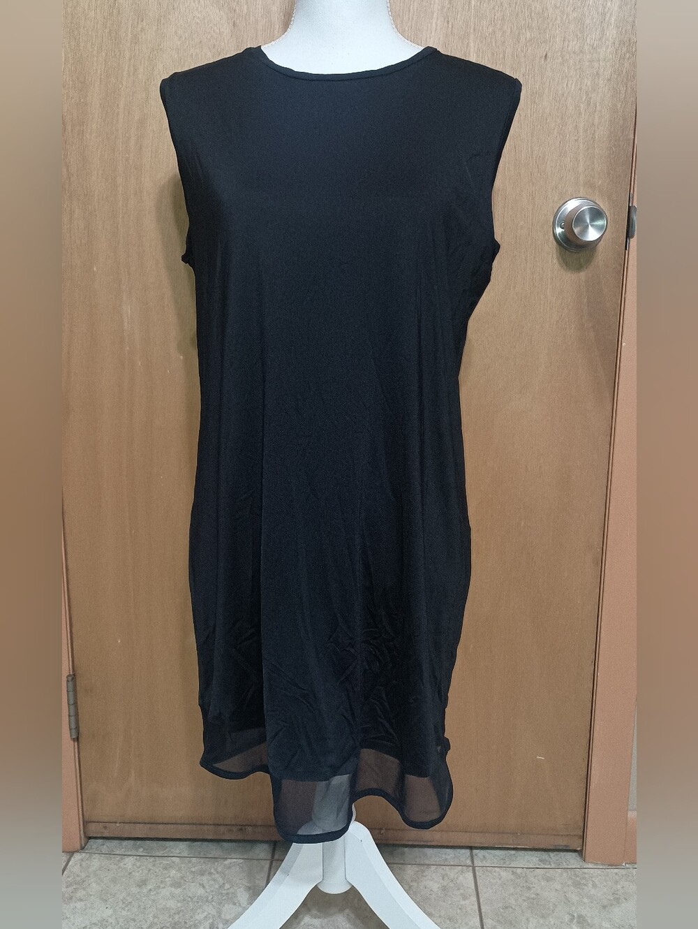 Athleta Black Sleeveless Tunic with Sheer Hem Size M